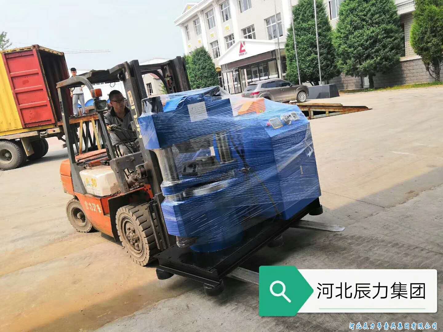 鋼絲繩纏放繩機器，鋼絲繩索具壓制機器，集體裝柜發貨